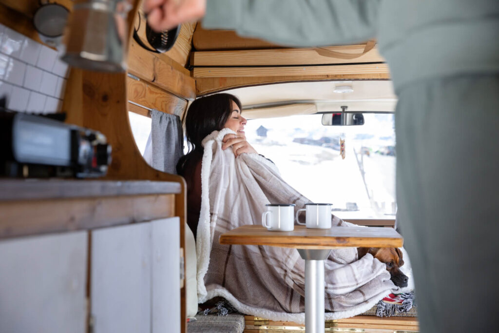 Armaflex vs K-Flex : quel isolant choisir ? 4 isolation camping-car