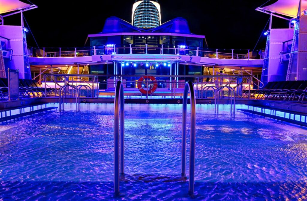 Croisière pour célibataire : avis et témoignages de voyageurs solo 3 croisère pour célibataire de nuit