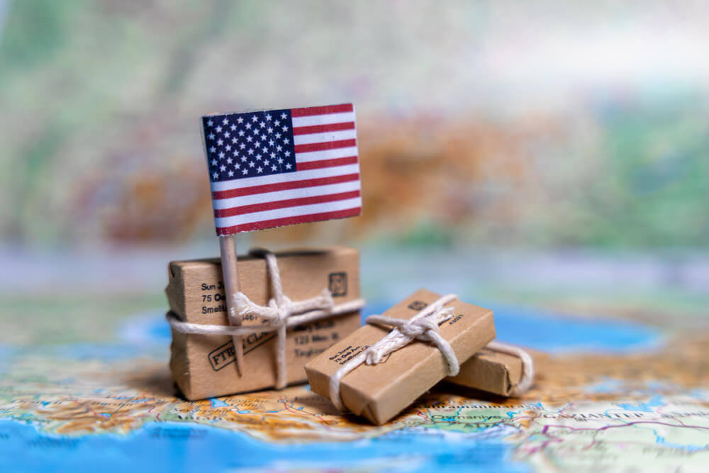 Envoyer un colis des USA vers la France : prix, délais et frais de douane