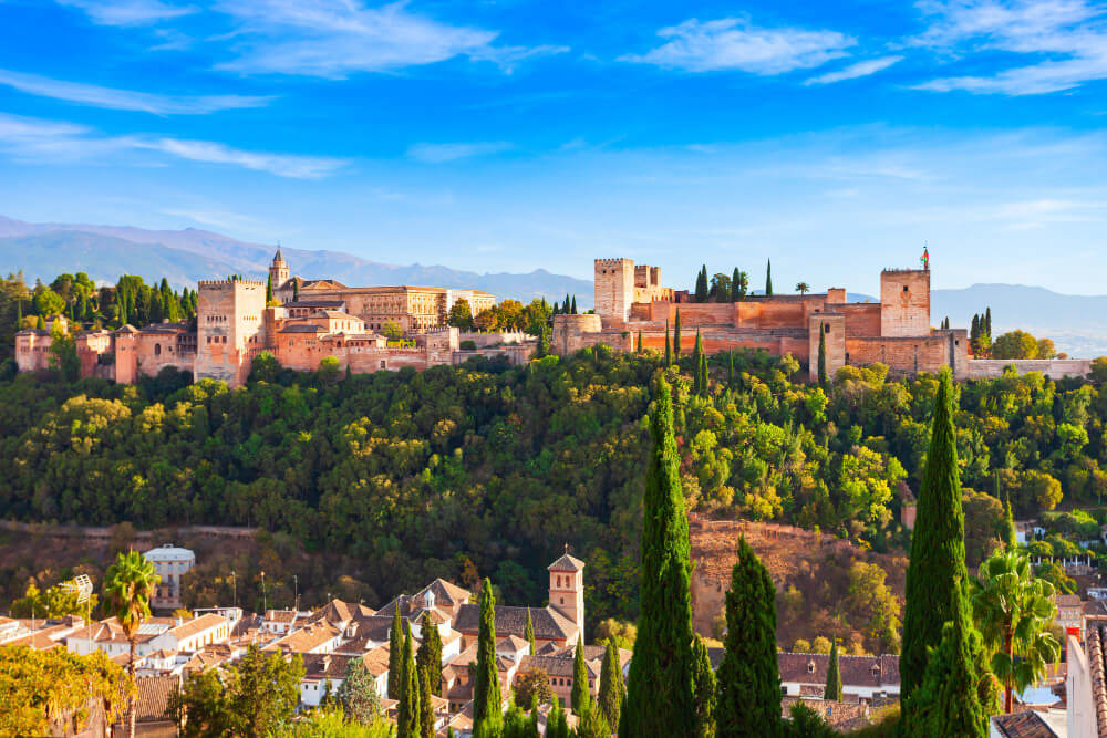 Vue des Palais Nasrides à l'Alhambra de Grenade.