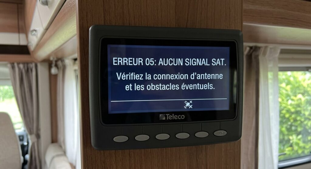Message d'erreur s'affichant sur l'écran du pointeur satellite de commande intérieure Teleco.