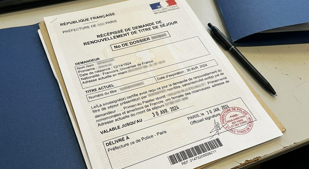 Voyager avec un récépissé de renouvellement : règles, pays et retours 2 Récépissé de demande de renouvellement de titre de séjour délivré par la préfecture.