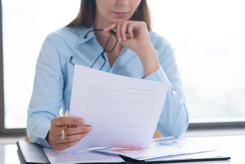 Certificat médical pour annulation de voyage : ce que l’assurance exige vraiment 3 Formulaire de déclaration de sinistre et justificatifs médicaux pour une assurance carte bancaire.